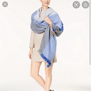 Vince Camuto two tone fringe blanket scarf